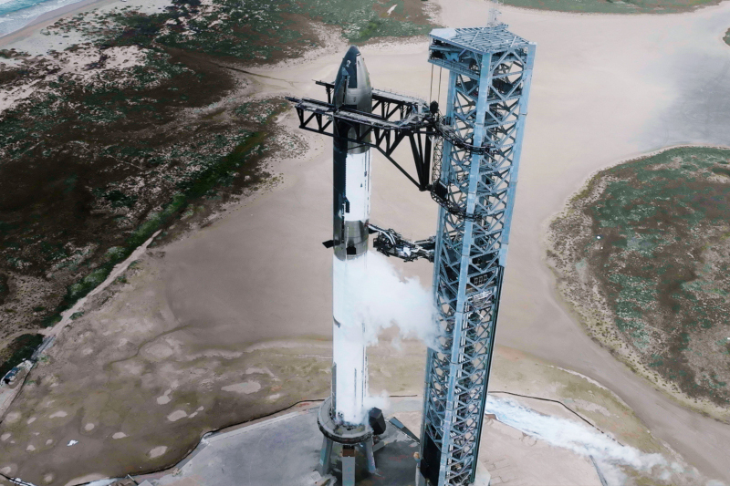 Гигантская ракета SpaceX Starship сегодня никуда не полетит — запуск отложен на сутки для экстренной замены одной детали