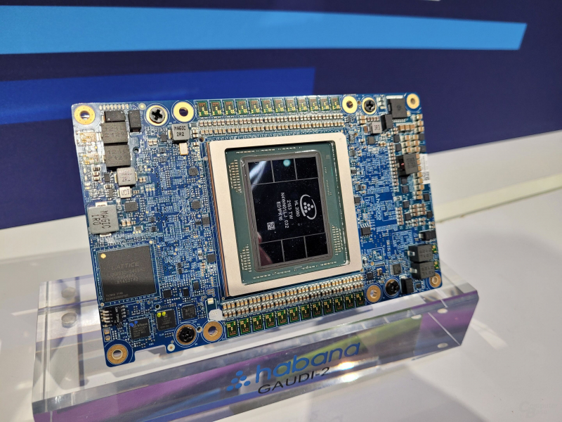  Intel Gaudi2 