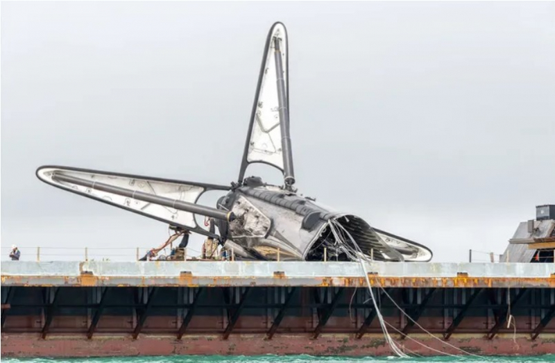 Останки первой ракеты-носителя Falcon компании SpaceX, которая должна была доставить астронавтов на орбиту. Источник изображения: SPACE.com 