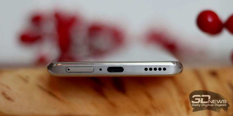  Honor X9b, нижняя грань: слот для SIM-карт, микрофон, порт USB Type-C и основной динамик 