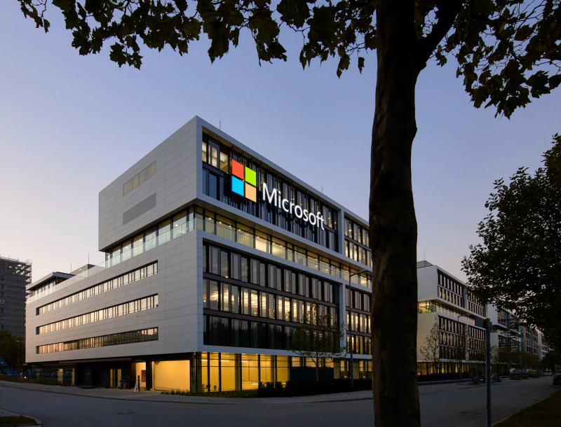 Французский стартап Mistral выпустил конкурента GPT-4 и получил инвестиции от Microsoft