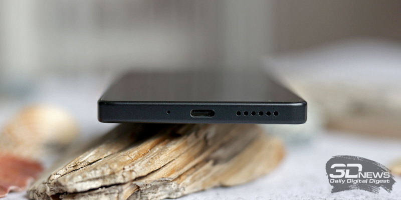  Xiaomi Redmi Note 13 Pro, нижняя грань: микрофон, порт USB Type-C, динамик 