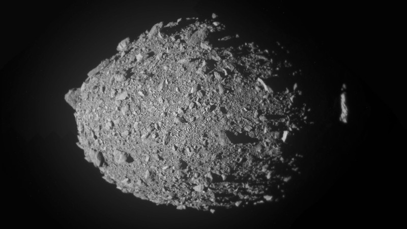 Астероид Диморф стал похож на продолговатый арбуз после удара по нему зондом NASA DART