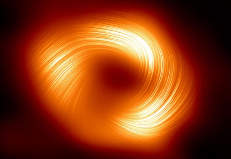 Получено первое изображение магнитных полей чёрной дыры в центре Млечного Пути