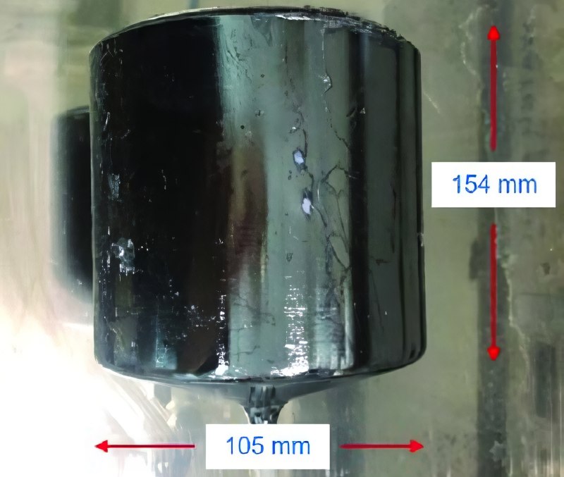  В публикации 2023 г. о промышленном выращивании «слитков» GaAs именно такой, 105-мм в диаметре, образец представляется как крупный, — хотя до 300-мм кремниевого стандарта ему далеко (источник: IOG Semiconductor) 