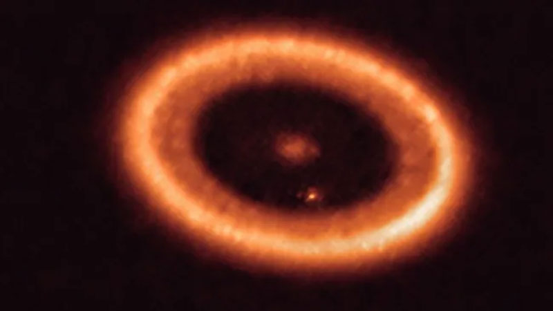  Протопланетный диск системы PDS 70. Источник изображений: ALMA (ESO/NAOJ/NRAO)/Benisty 