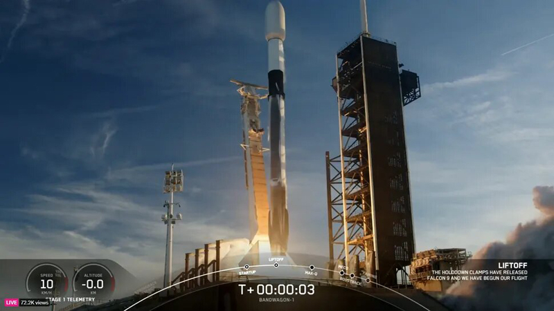 SpaceX запустила первую миссию Bandwagon — в космос доставили 11 коммерческих и военных спутников