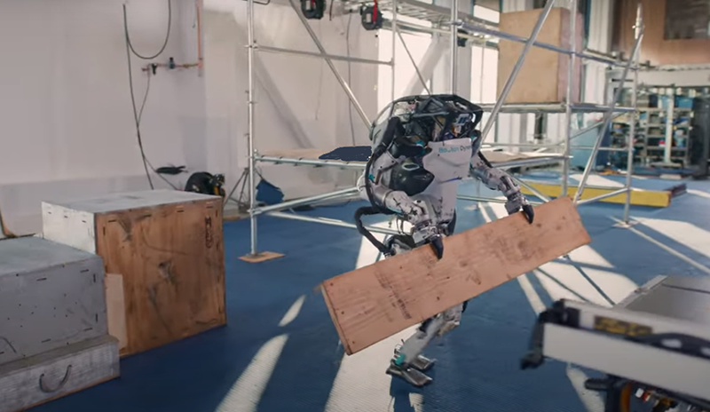 , Atlas: Boston Dynamics         