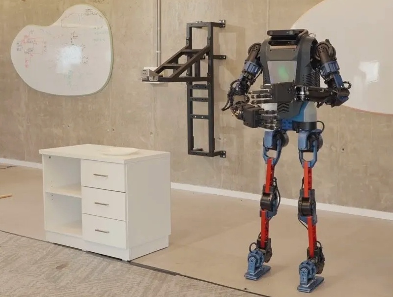Представлен самообучающийся робот-гуманоид Menteebot с мощным машинным зрением для дома и промышленности