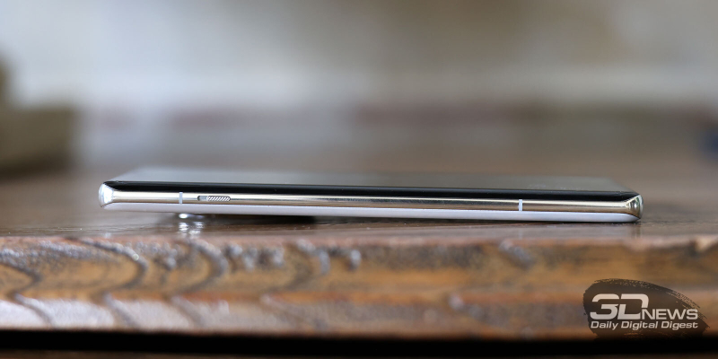  OnePlus 12, левая грань: переключатель звуковых профилей 