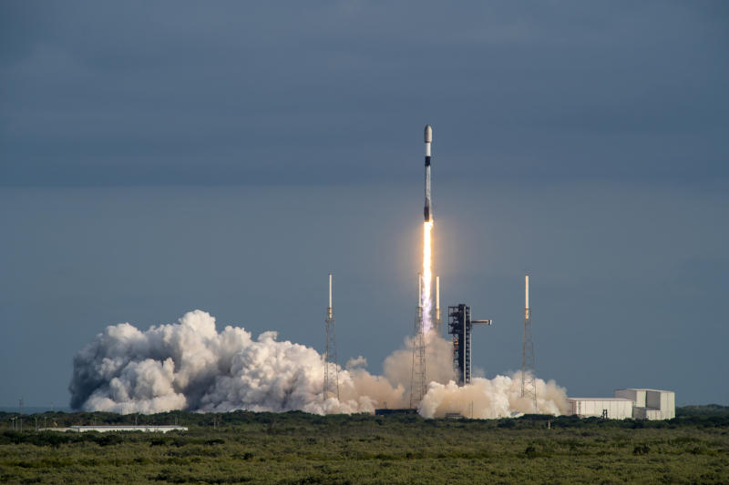 У SpaceX Falcon 9 — юбилей: 300 успешных посадок первой ступени