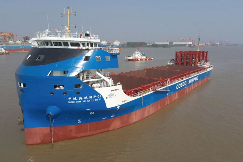В Китае введён в эксплуатацию крупнейший в мире полностью электрический контейнеровоз