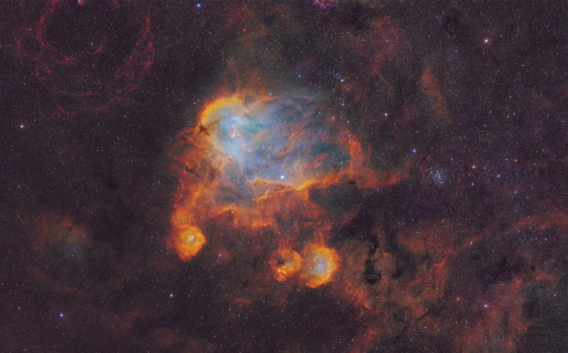  Туманность Бегущий цыплёнок (IC 2944). Источник изображений: astrobin.com 