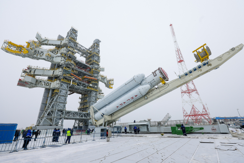 Установка на старт изделия «Ангара-А5НЖ» для отработки подготовки к пуску и аттестации КРК «Амур». Фото «Роскосмоса»