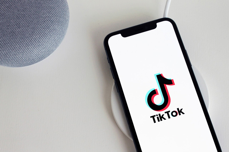 TikTok удалил сотни видео с запрещёнными материалами по требованию «Роскомнадзора» с начала 2023 года