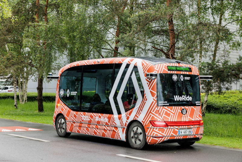 Renault отказалась внедрять автопилот в автомобили и анонсировала беспилотный электрический микроавтобус miniBus