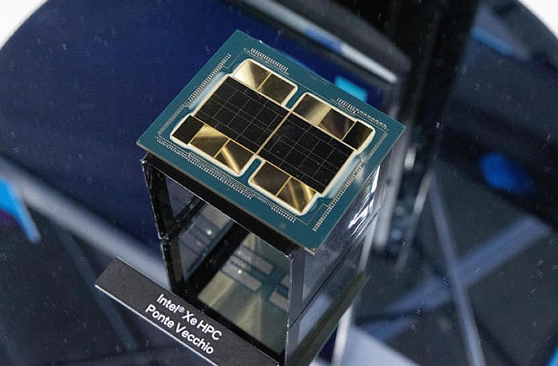 Intel прекращает выпуск флагманского чипа Ponte Vecchio и «уходит» в ИИ