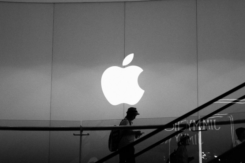 Apple      27 %    App Store    
