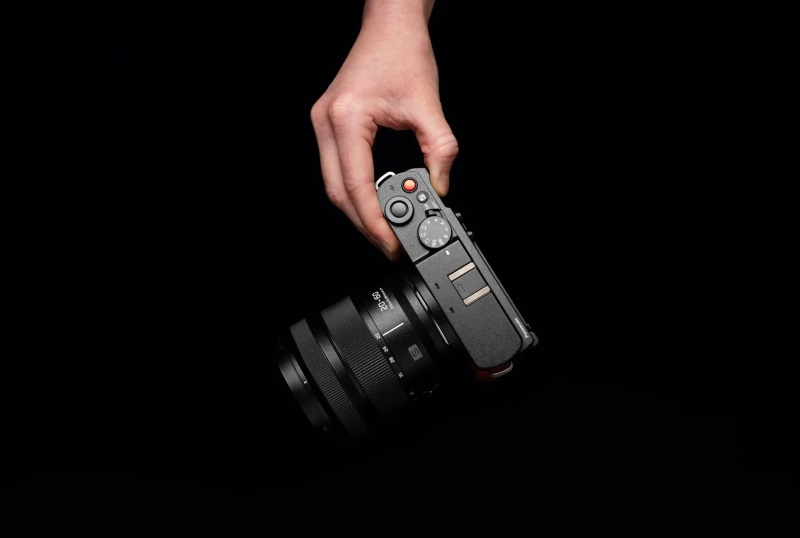 Panasonic представила полнокадровую беззеркальную камеру Lumix S9 за $1500