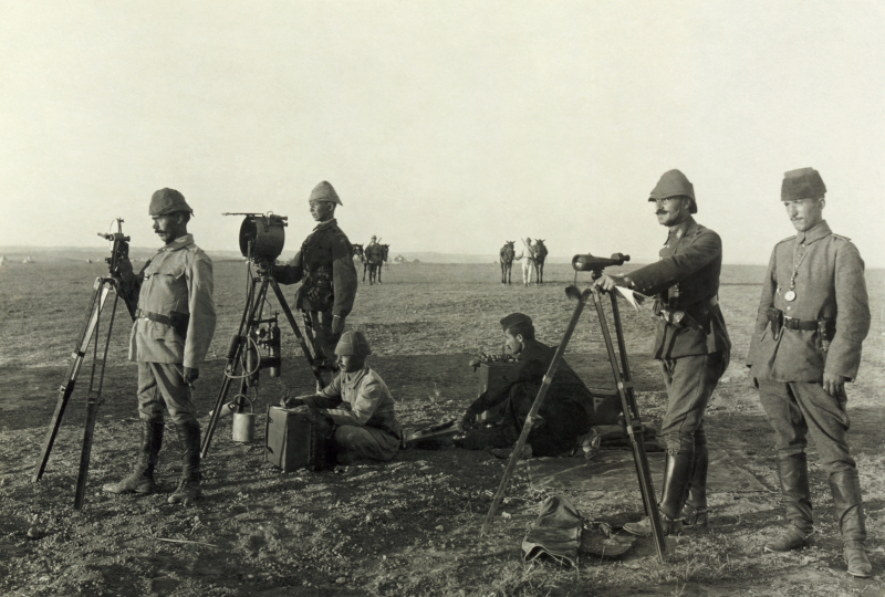  Турецкие связисты с гелиографами на позициях в 1917 г. (источник: Wikimedia Commons) 