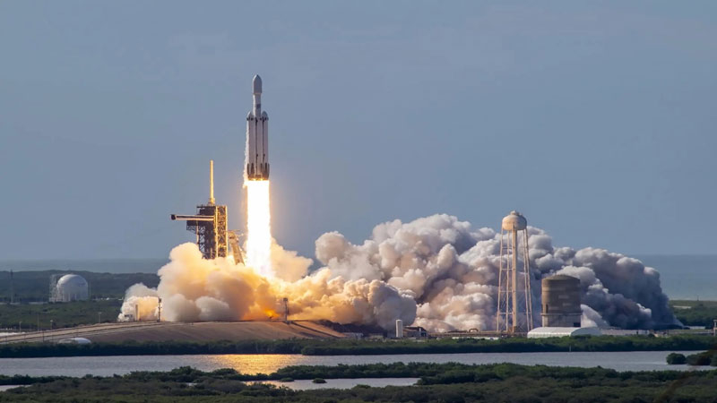SpaceX в десятый раз запустила тяжёлую ракету Falcon Heavy — в космос доставлен мощный метеорологический спутник GOES-U