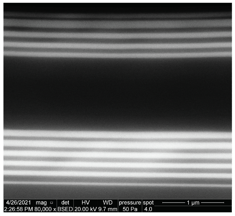  Электронная микрофотография одномерного фотонного кристалла с дефектом, образованного чередующимися слоями двуокиси титана и двуокиси кремния (источник: Technical University Ostrava) 
