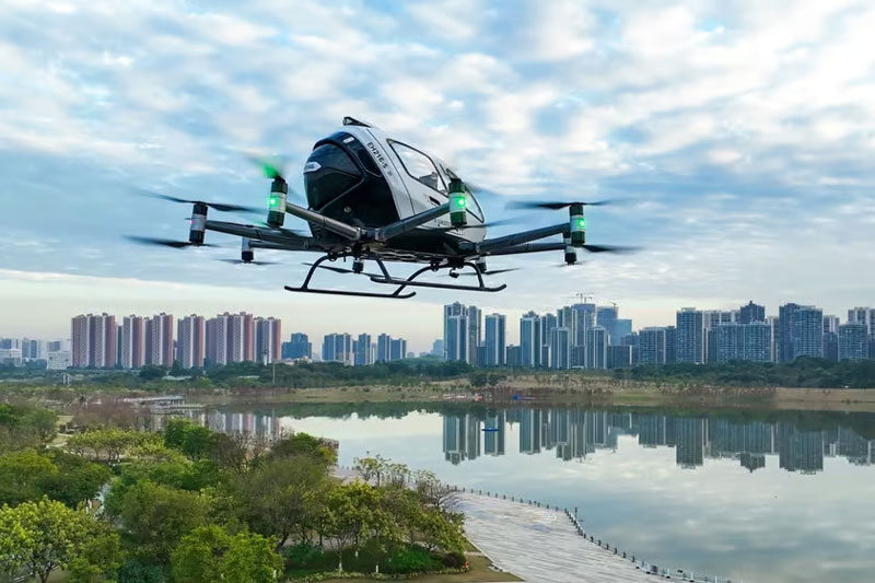 EHang поставила на китайский курорт первую крупную партию беспилотных аэротакси — туристы уже испытали новый транспорт