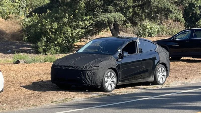 В Калифорнии замечен прототип обновлённой Tesla Model Y