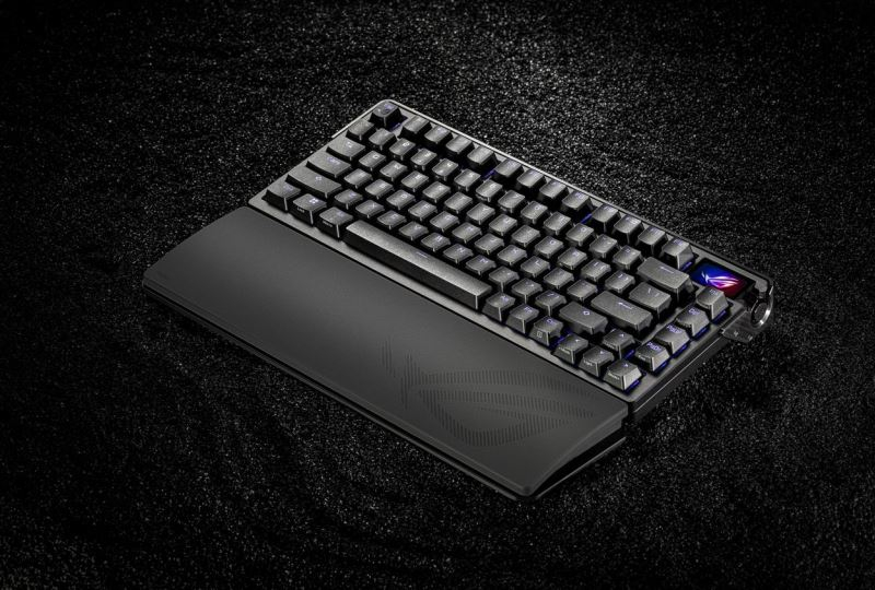 Asus анонсировала геймерскую клавиатуру ROG Azoth Extreme с OLED-дисплеем за $499