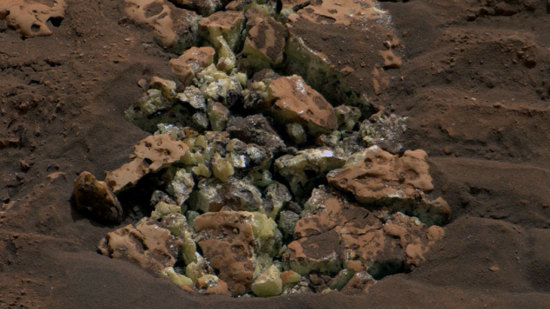  Обнаруженные Curiosity куски чистой серы. Источник изображения: NASA 