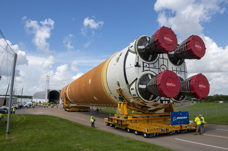 Boeing изготовила первую ступень для ракеты SLS, которая впервые за 50 лет отправит людей к Луне