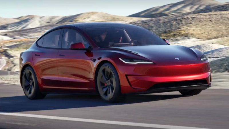 Tesla начала привлекать клиентов бесплатными опциями при покупке FSD