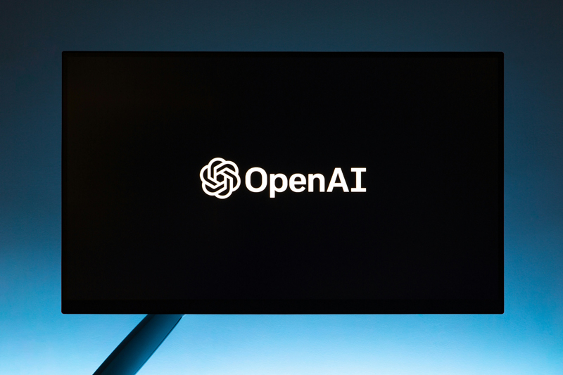 OpenAI      ChatGPT    