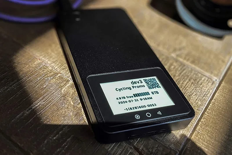 Представлен портативный SSD Iodyne Pro Mini с ультразвуковым кулером, экраном E Ink и ценой от $1495