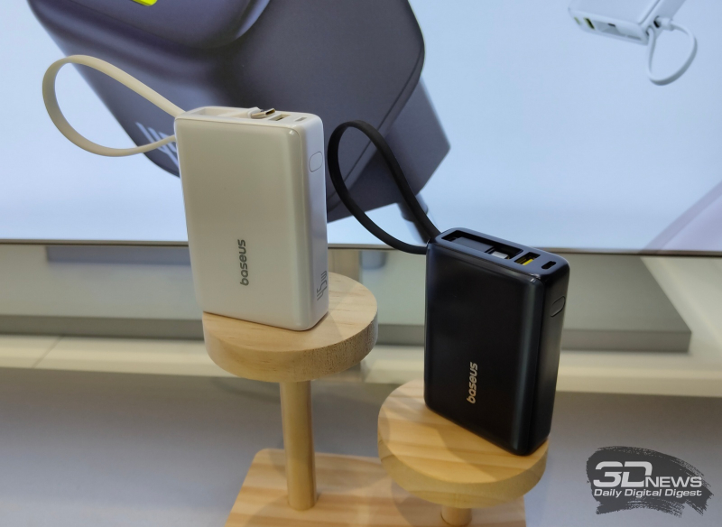  Baseus PicoGo Power Bank with Built-in Cable 