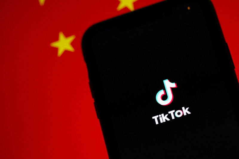       TikTok    19   Apple  Google  