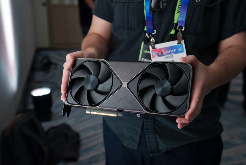    GeForce RTX 5090 Founders Edition    