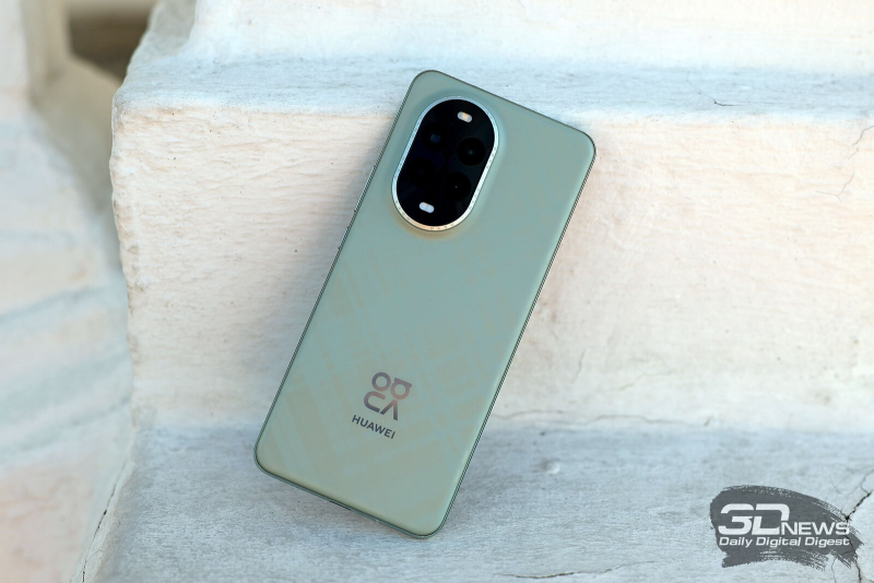  HUAWEI nova 13 Pro, задняя панель: в левом верхнем углу — блок с тремя камерами и сенсорами, а также две светодиодные вспышки 