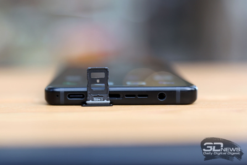  ASUS ROG Phone 9 Pro, слот для двух карточек стандарта nano-SIM 