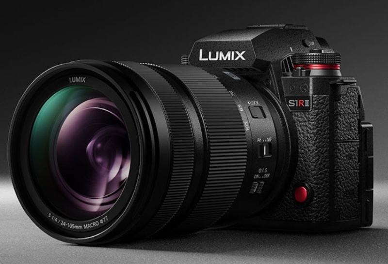 Panasonic    Lumix S1RII c  ,8K    $3300