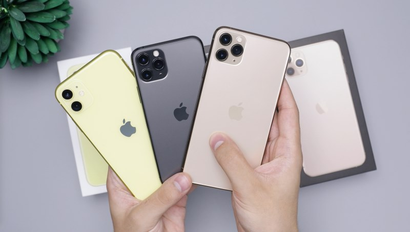 Каждый пятый проданный в России в этом году смартфон выпустила Xiaomi, но заработала больше всех Apple