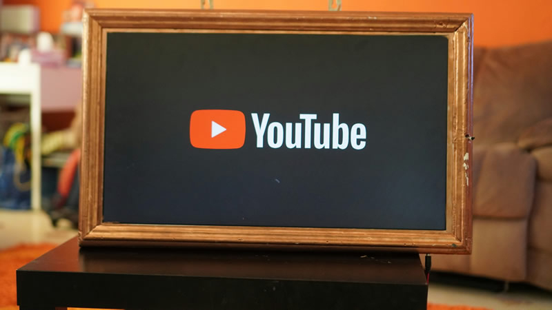 YouTube выручила $8,9 млрд и отпраздновала 20-летие, объявив о новом рекорде загрузок видео