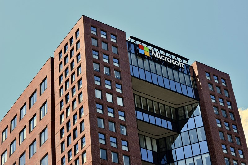 Акции Microsoft подорожали на 9 %, и сегодня — лучший день для компании за последние 5 лет