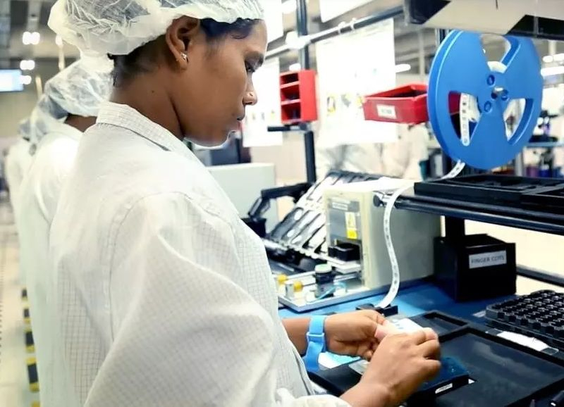 Китайские компании ринулись наращивать производство за пределами страны, чтобы смягчить трамповские пошлины