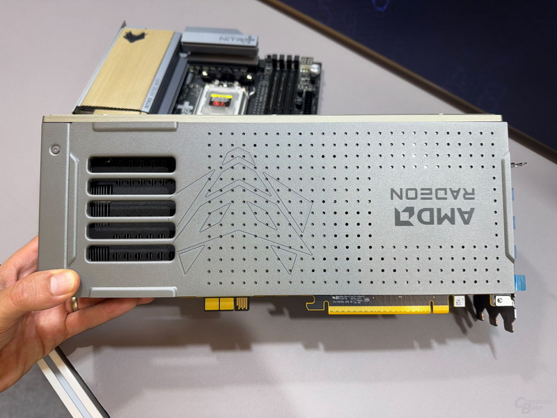 Sapphire показала Radeon RX 9070 XT Nitro+ с «беспроводным» питанием — как у Asus BTF