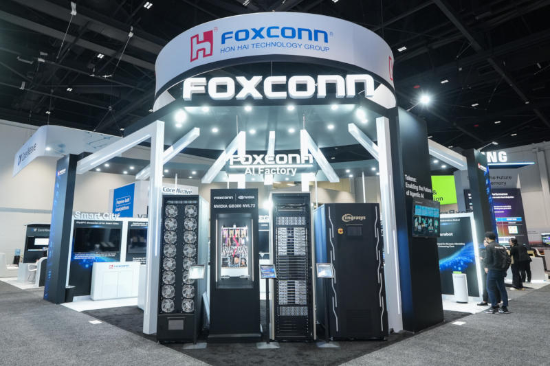 Генеративный ИИ заменит 80 % рабочей силы, предсказал руководитель Foxconn