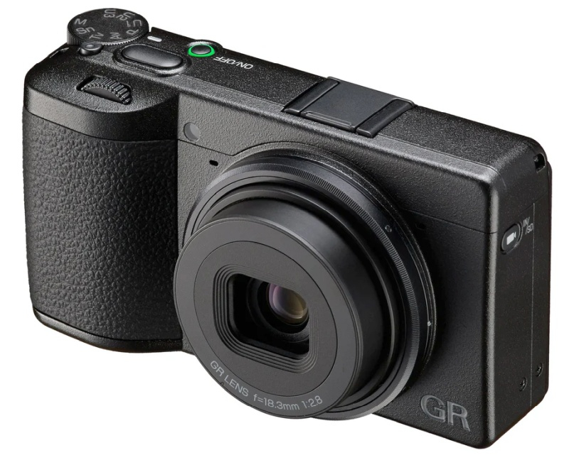 Ricoh анонсировала долгожданную камеру GR IV и пообещала выпустить её осенью