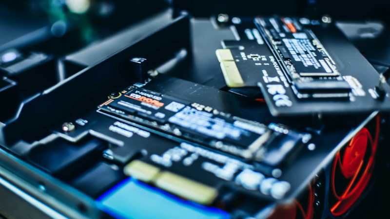 Аналитики ожидают, что спрос на ИИ-сервера приведёт к росту цен на любые SSD