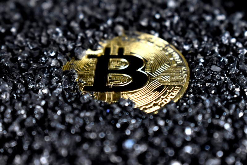 Комиссия по ценным бумагам и биржам США передумала судиться с Binance и её основателем