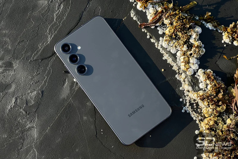 Samsung осталась единственным мировым производителем смартфонов, который выпускает их полностью самостоятельно